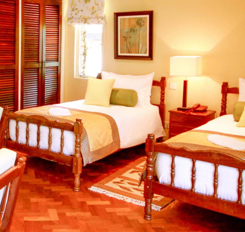 อเบอร์ดาเร คันทรี คลับ Hotel Mweiga ภายนอก รูปภาพ
