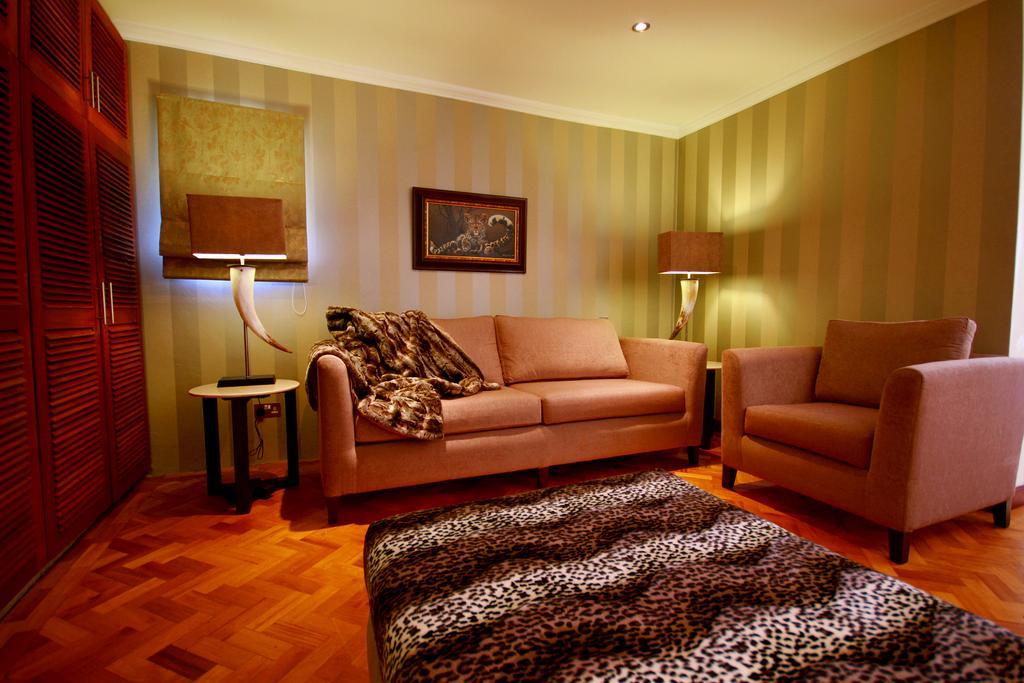 อเบอร์ดาเร คันทรี คลับ Hotel Mweiga ภายนอก รูปภาพ