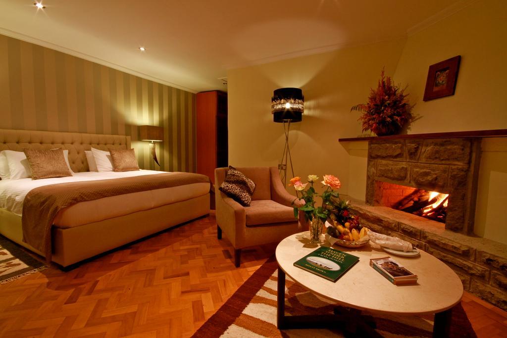 อเบอร์ดาเร คันทรี คลับ Hotel Mweiga ภายนอก รูปภาพ
