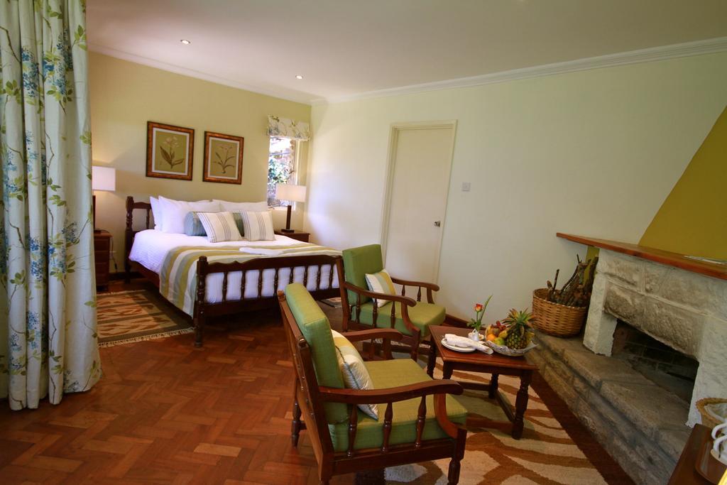 อเบอร์ดาเร คันทรี คลับ Hotel Mweiga ภายนอก รูปภาพ