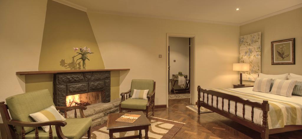 อเบอร์ดาเร คันทรี คลับ Hotel Mweiga ภายนอก รูปภาพ