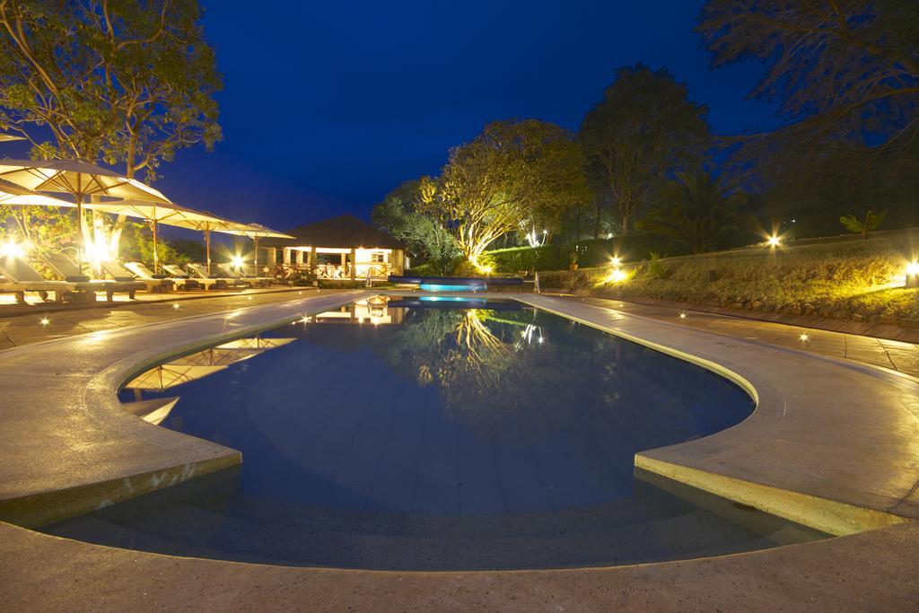 อเบอร์ดาเร คันทรี คลับ Hotel Mweiga ภายนอก รูปภาพ